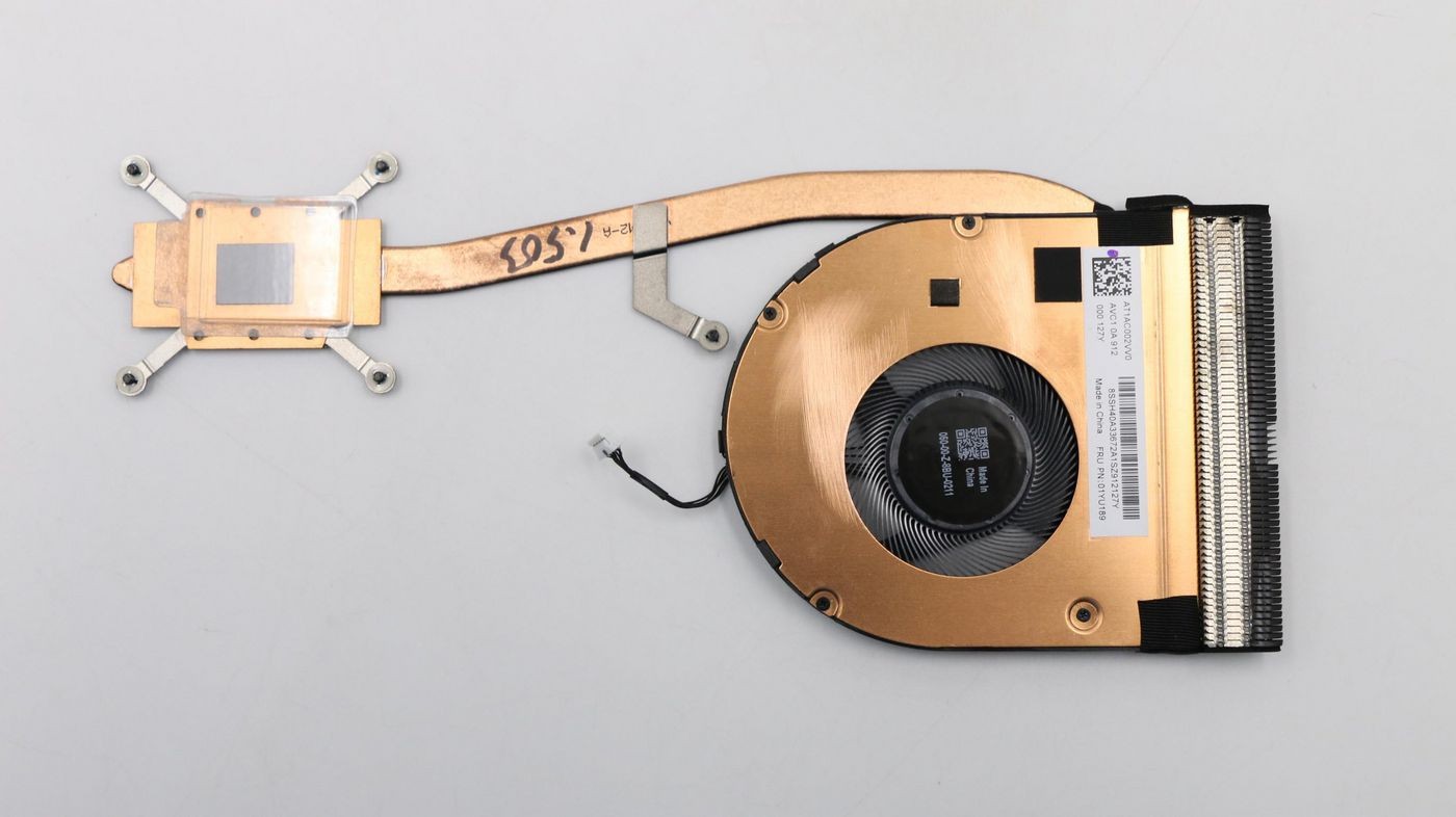 Copper heat sink with a black fan, featuring a flexible copper heat pipe and a rectangular thermal pad, designed for Lenovo FNUMVC model cooling.