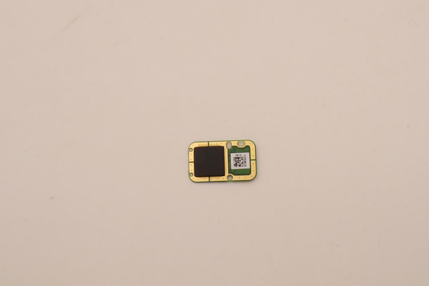 Small rectangular circuit board in green and yellow with a black chip and a QR code, designed for Lenovo FRU for FPR Prometheus MOC.