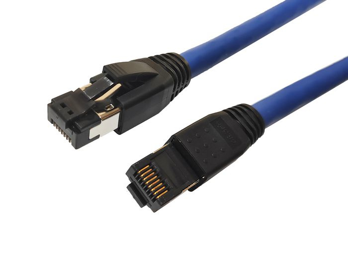 Blue 5-meter Microconnect MC-SFTP805B Cat8.1 networking cable with S/FTP (S-STP) connectors, featuring durable black plastic connectors and gold-plated pins.