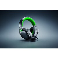 Black and green Razer BlackShark V3 X HyperSpeed gaming headset with headband, wired and wireless, USB Type-A, Bluetooth.