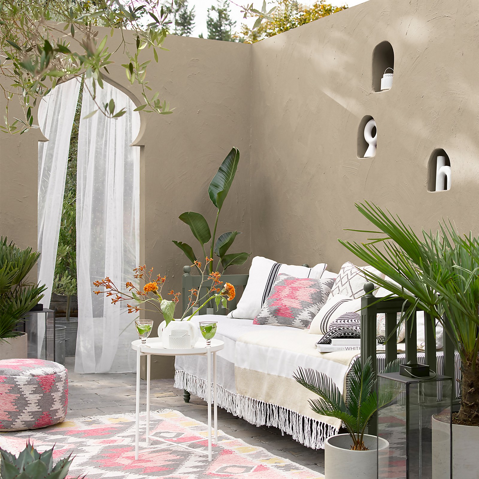 Sandtex Microseal Fine Textured Masonry Paint, Mid Stone, 15 Years Protection - image 3
