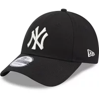 Black women's New York Yankees 9FORTY cap with metallic logo and adjustable strap by New Era.