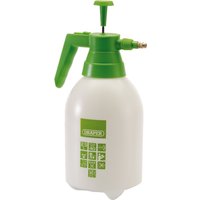 White Draper pressure sprayer, 2.5L, with green handle, nozzle, and pump, featuring a measurement scale and logo.