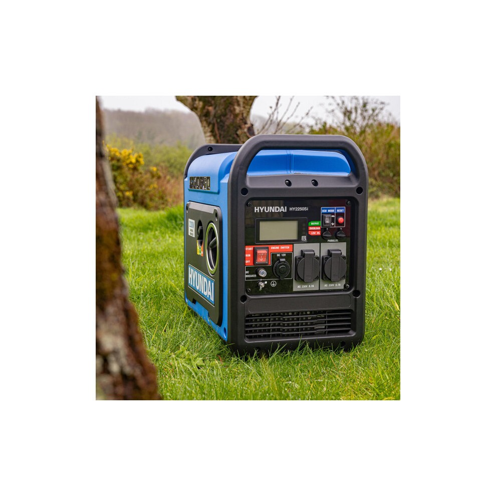 Hyundai 2200W / 2.2kW Petrol Inverter Generator, Pure Sine Wave Output, Lightweight, Quiet Running - image 2