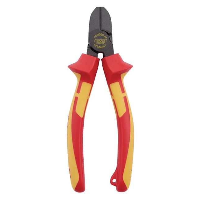 Red and yellow insulated handles with a textured grip, featuring a black cutting edge, labeled "XP1000" and "VDE," designed for high-leverage cutting tasks.