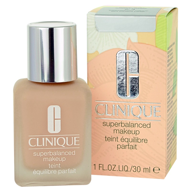 Clinique Superbalanced™ Makeup foundation in a 30 ml glass bottle with a silver cap, featuring a light cream shade and a beige box with the Clinique logo.