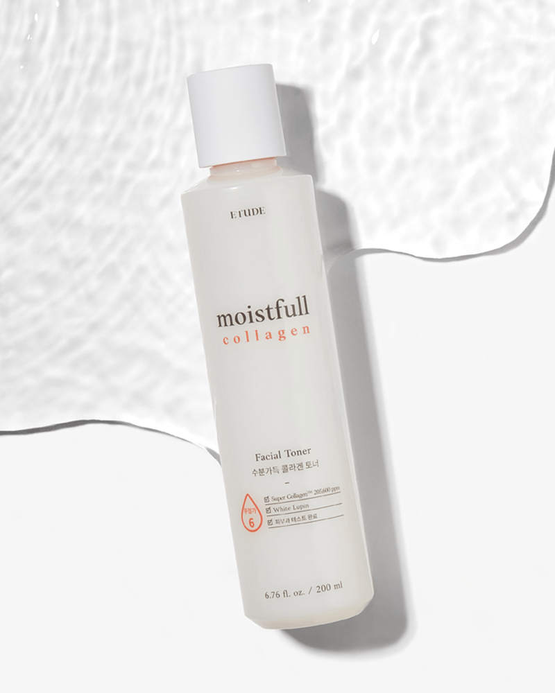 Moistfull Collagen Facial Toner by Etude House in a clear, cylindrical bottle with a white label, featuring a pink cap and 200ml capacity, set against a water background.