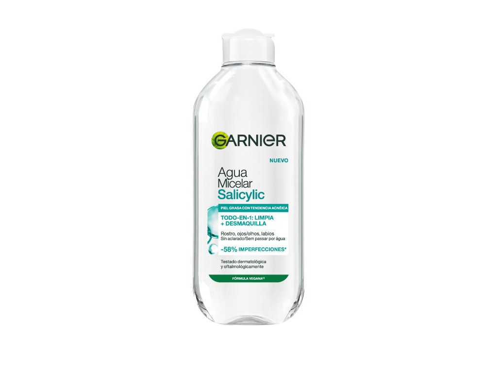 Clear plastic bottle of Garnier Micellar Water with a white cap, labeled "Água Micelar Salicylic," featuring a turquoise and green design, 400ml size, targeting oily and acne-prone skin.
