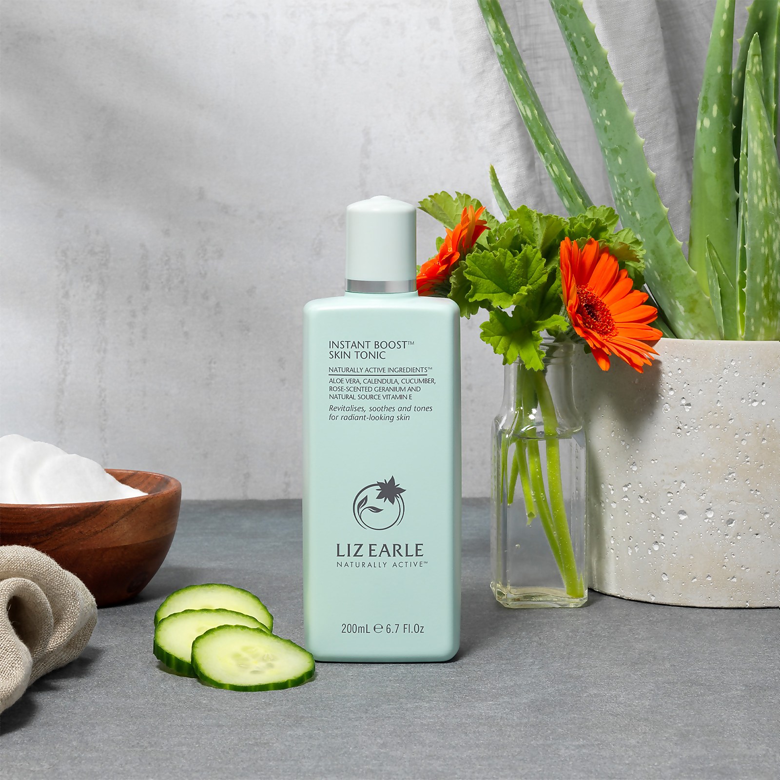 Liz Earle Instant Boost Skin Tonic 200ml - image 4