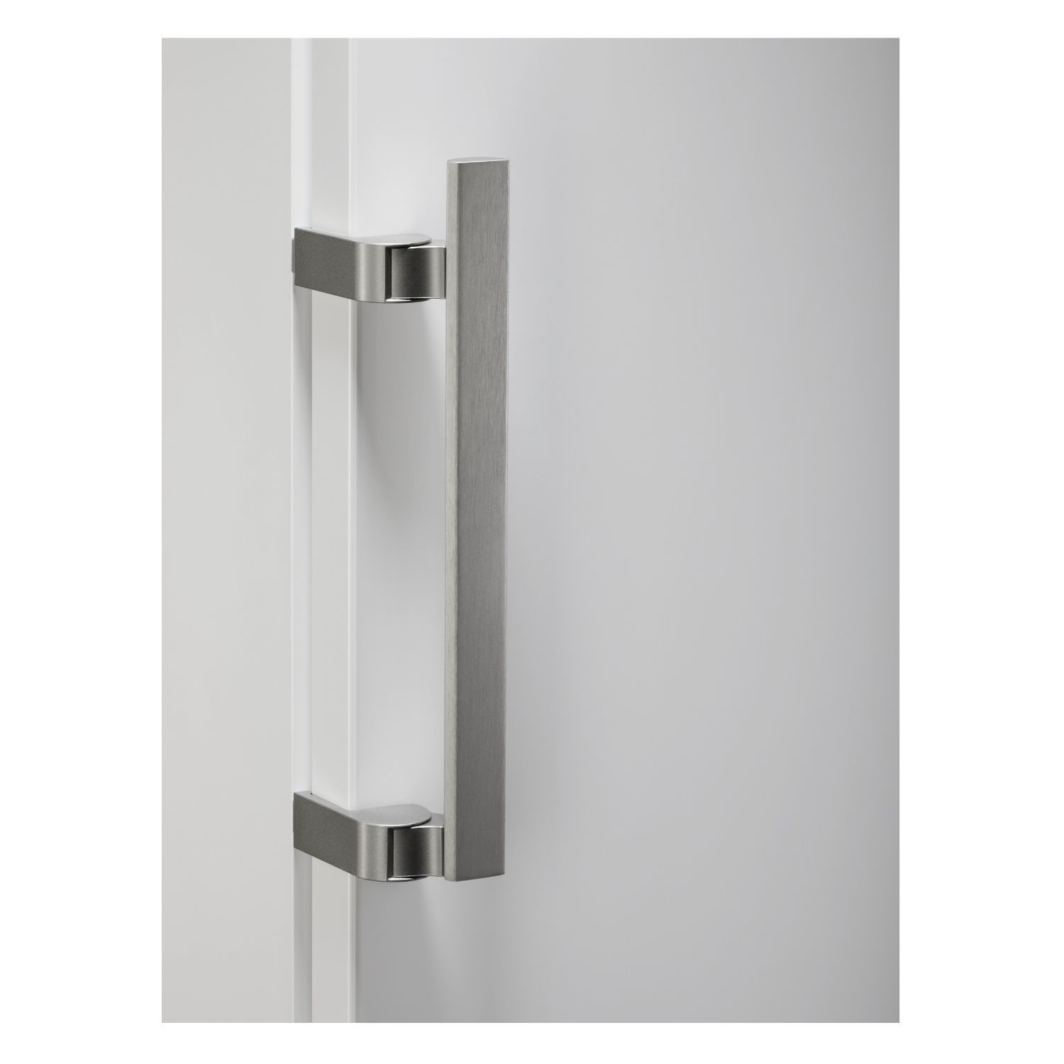 AEG ORK6D391EW 6000 Series White Tall Freestanding Larder Fridge - image 3