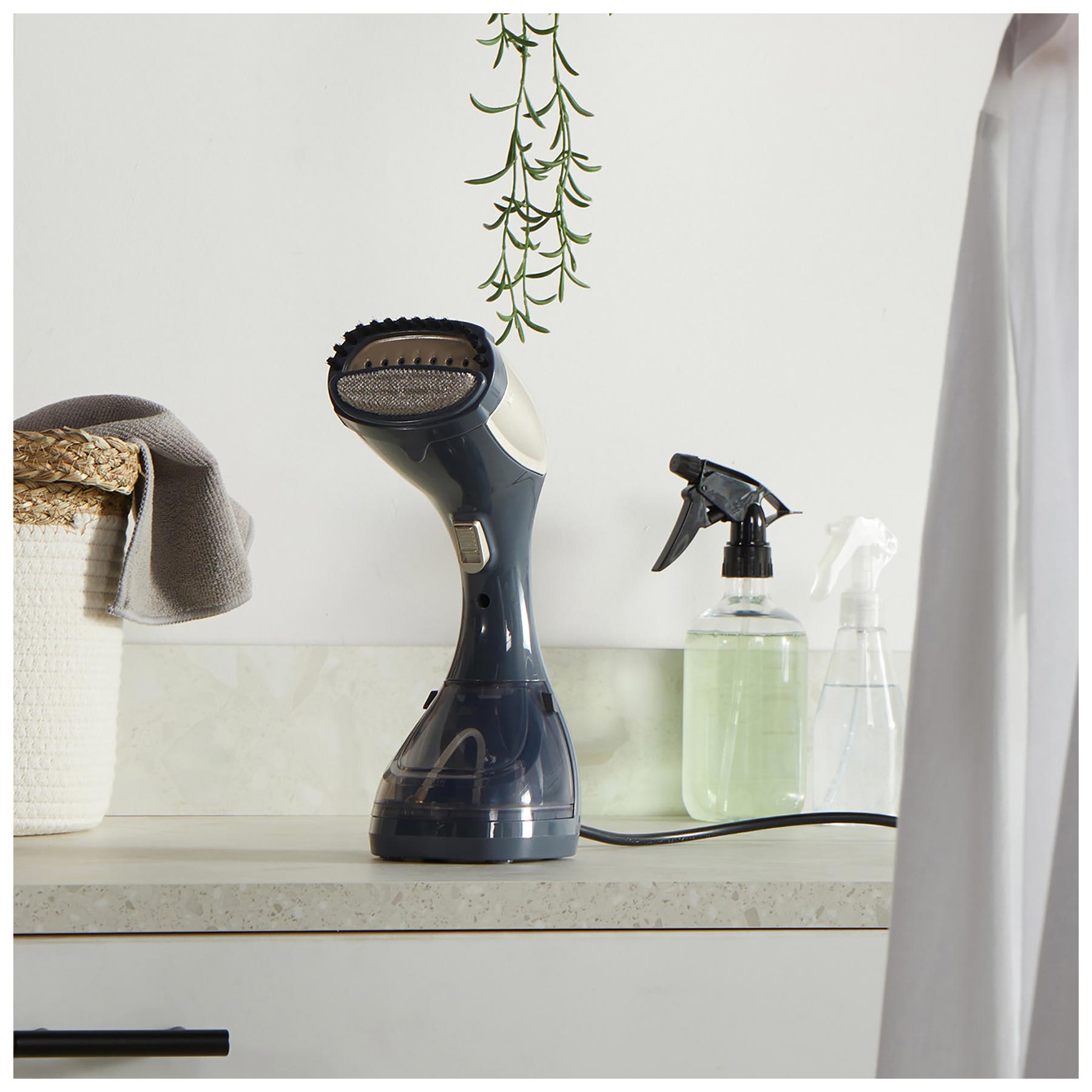 Beldray Titanium Handheld Garment Steamer - image 3