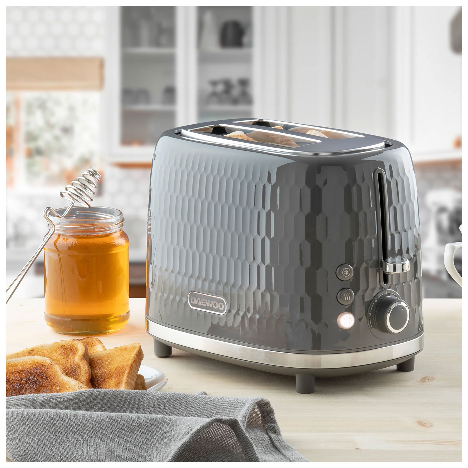 Daewoo Honeycomb Grey 2 Slice Toaster - image 4