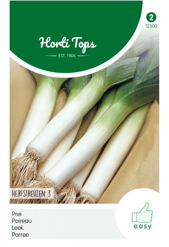 Three fresh leeks with white stalks and green tops, packaged in a cardboard box with a green and white label featuring the brand "Horti Tops" and product details.