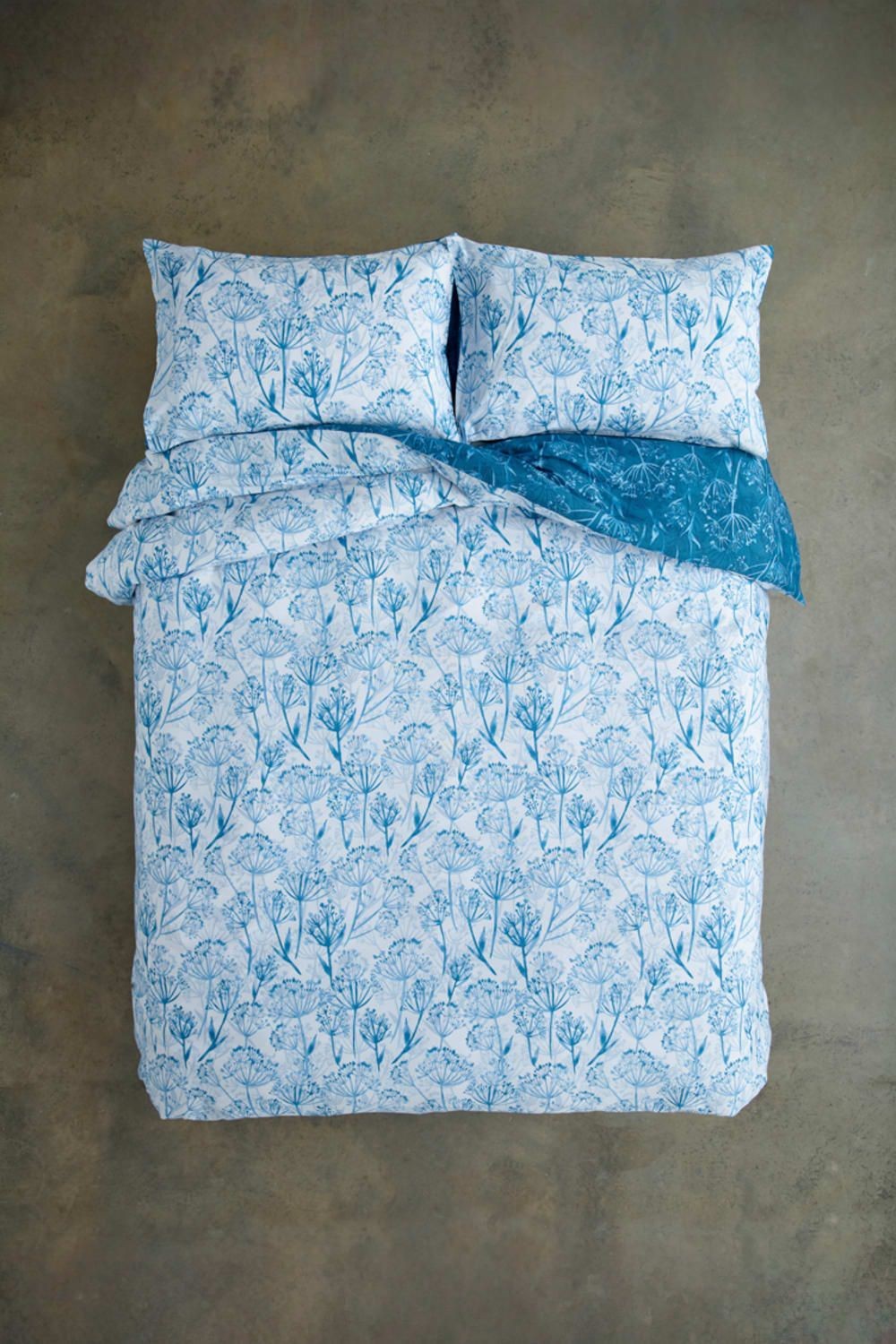 Deyongs Cow Parsley Blue Reversible Super King Size Duvet Set - image 3