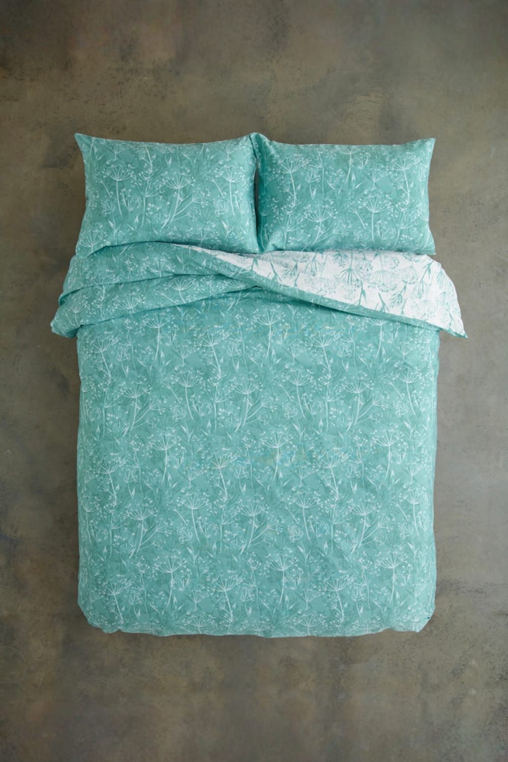Deyongs Cow Parsley Green Reversible Super King Size Duvet Set - image 4