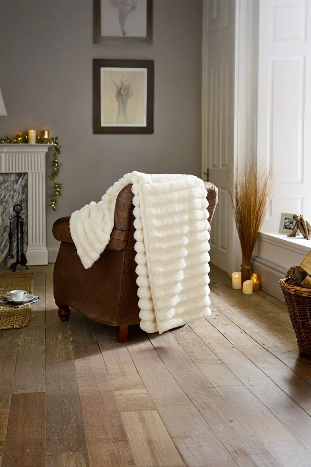 Deyongs Kenwood Faux Fur Marshmallow Throw 130 x 170cm - image 2