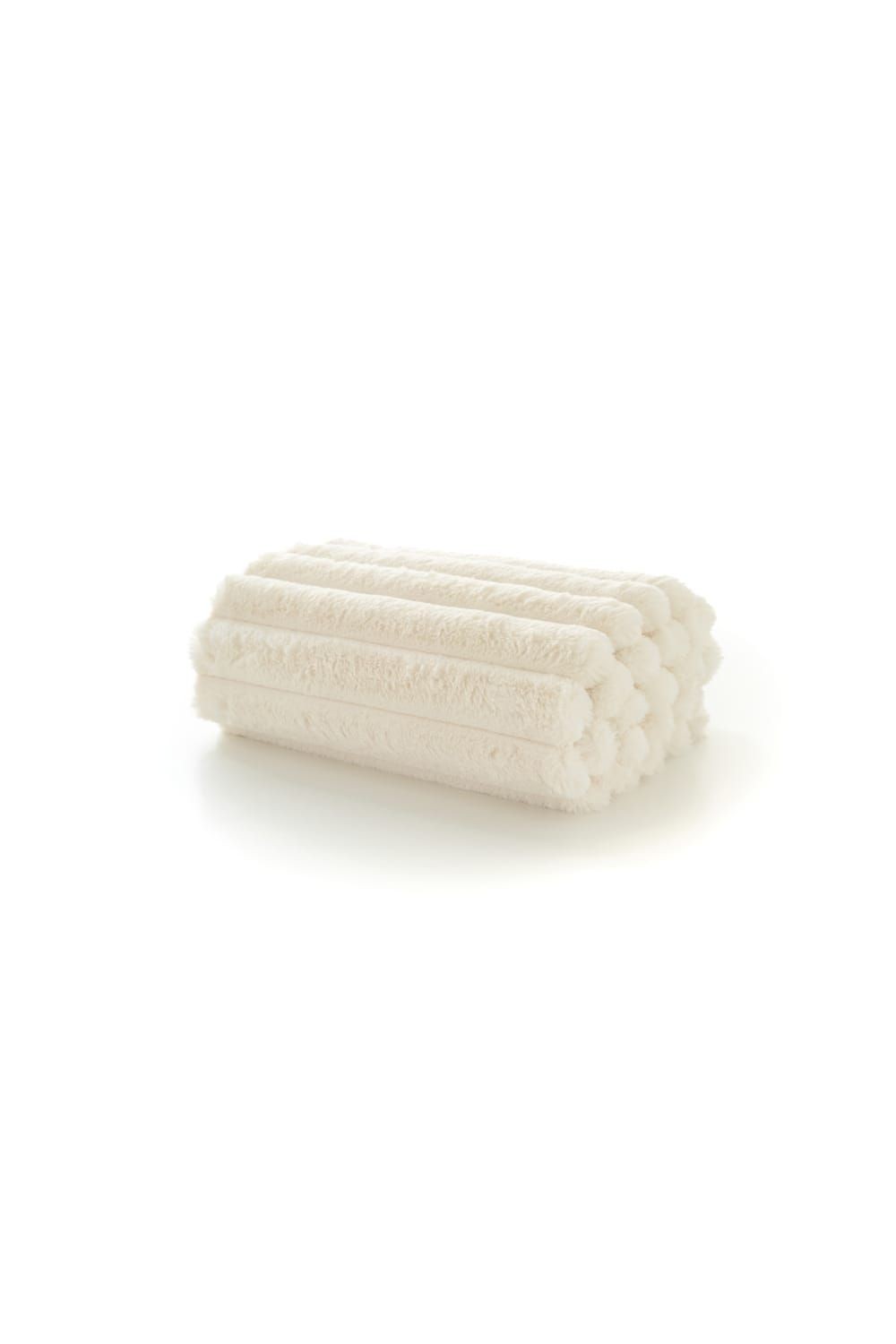Deyongs Kenwood Faux Fur Marshmallow Throw 130 x 170cm - image 4