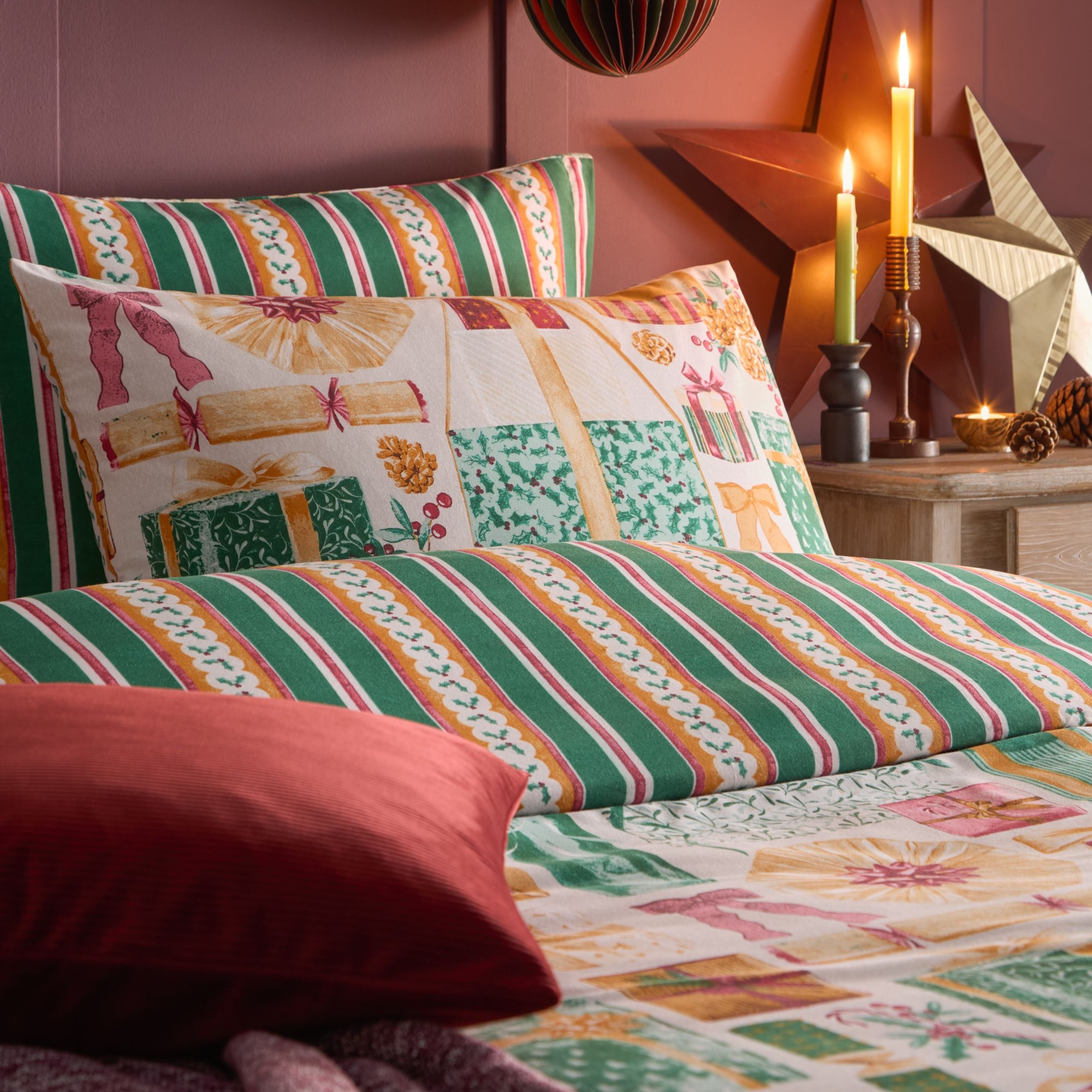 Furn All Wrapped Up Printed Single Reversible Duvet Set - image 4