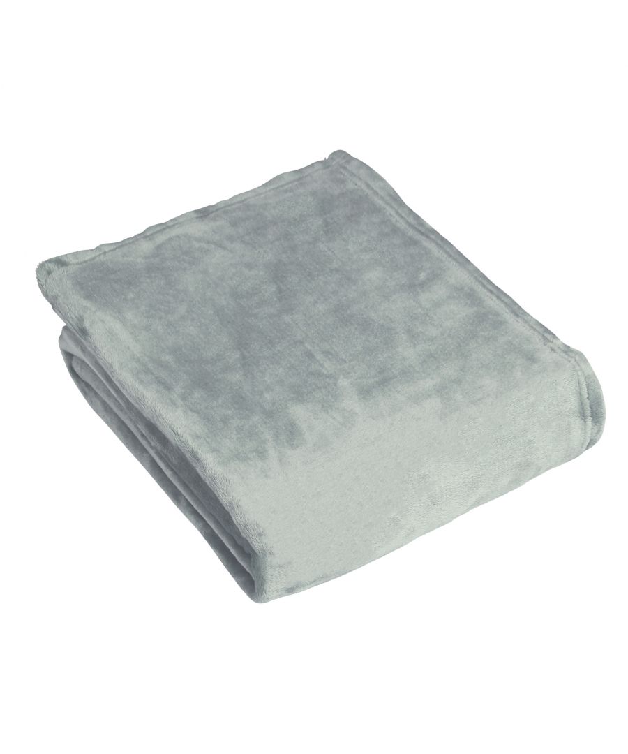Soft grey Harlow throw blanket, made from plush material, measuring 140 x 180 cm, neatly folded with a smooth texture and subtle sheen.