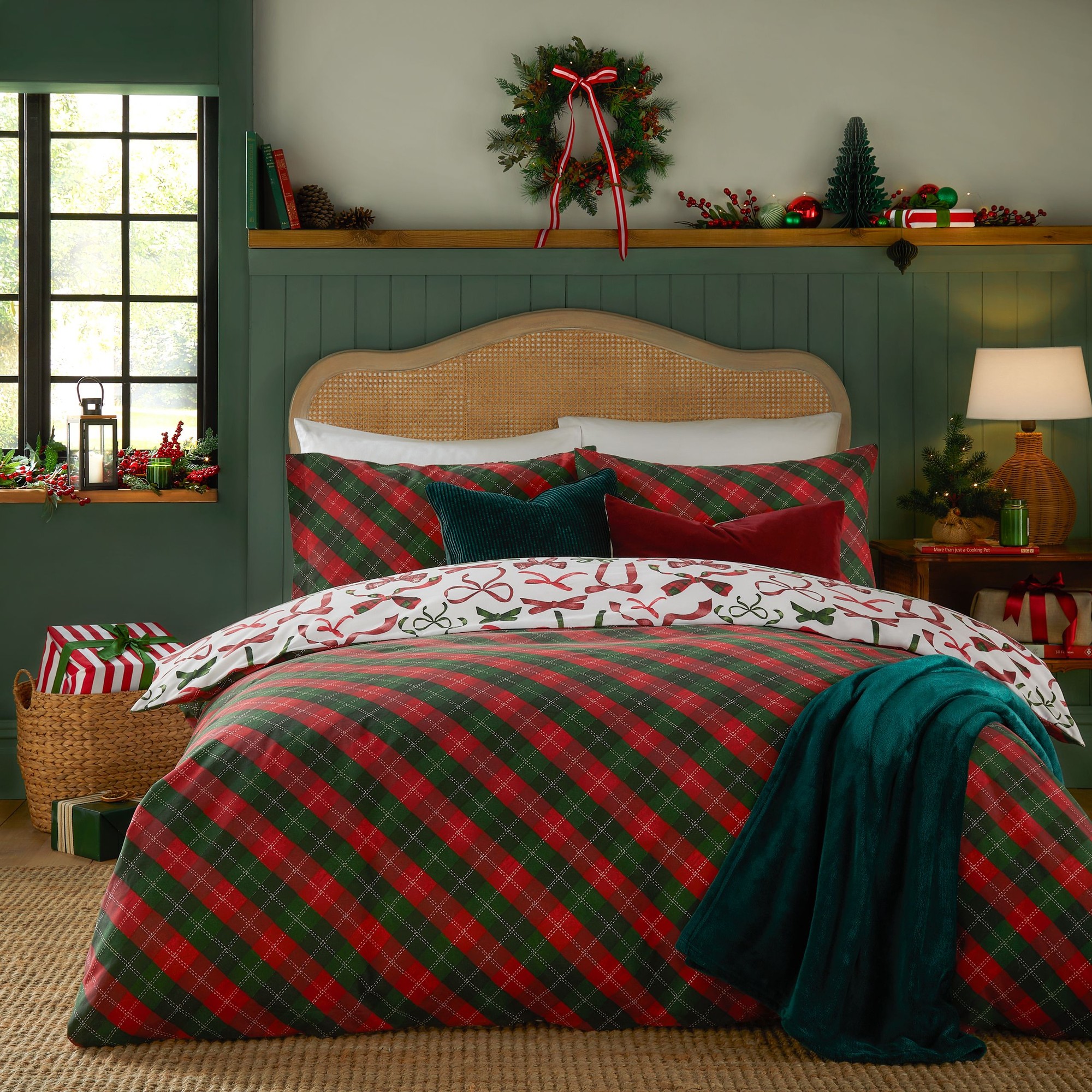 Furn Nathalie Festive Bows Printed Double Reversible Duvet Set - image 3