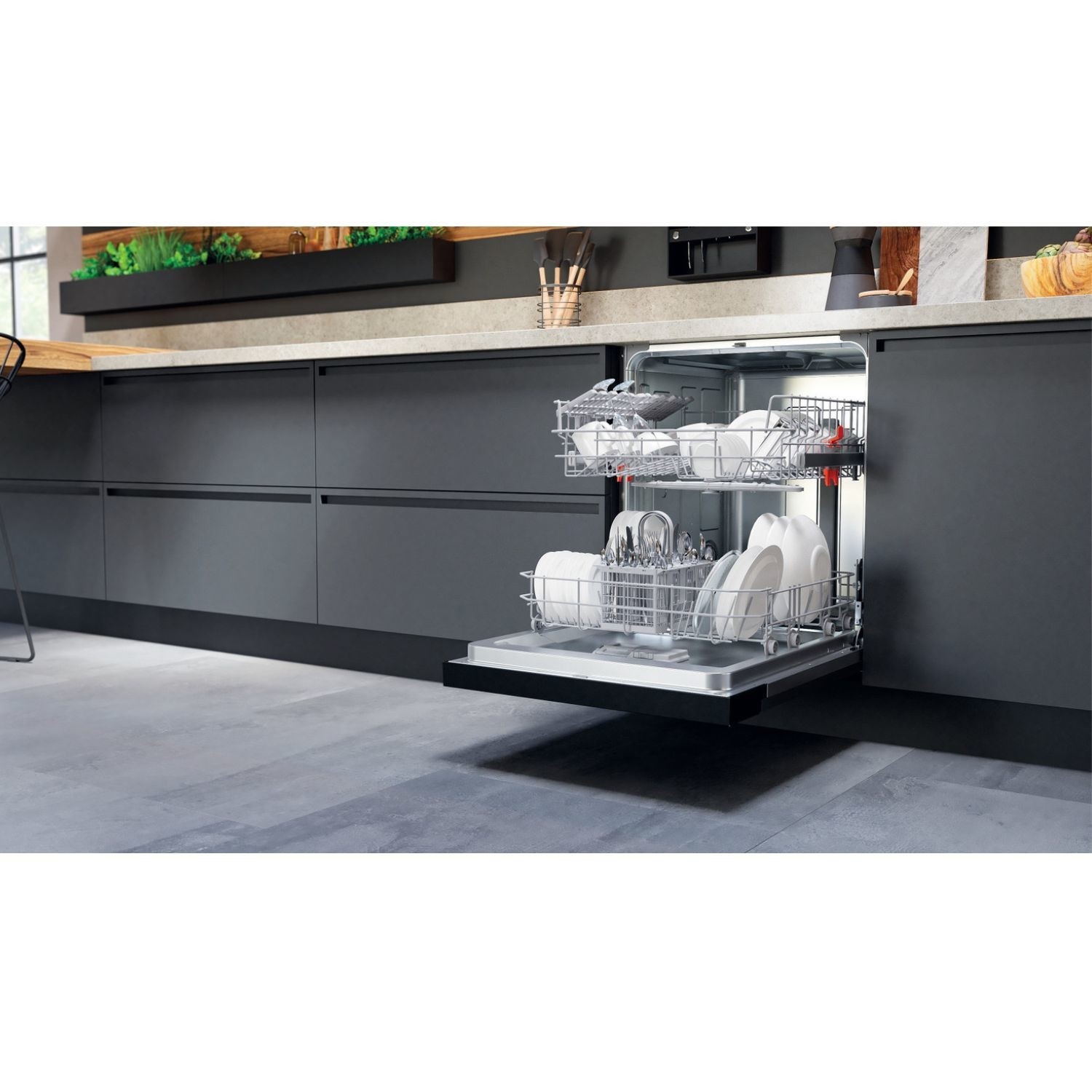 Hotpoint H3BL626B Black 60cm 14 Place Semi Integrated Dishwasher - image 3