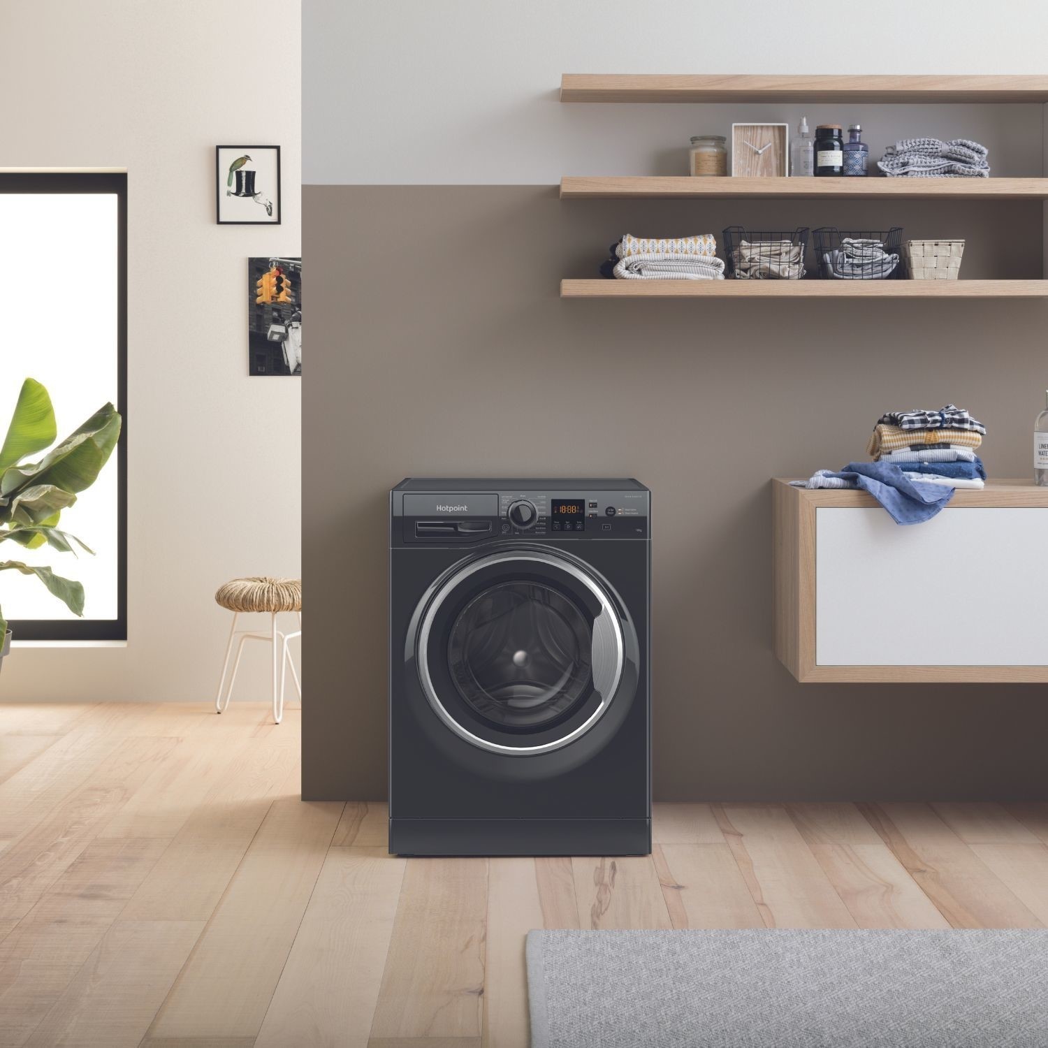 Hotpoint NSWM1046BS Black 10KG 1400RPM Freestanding Washing Machine - image 5