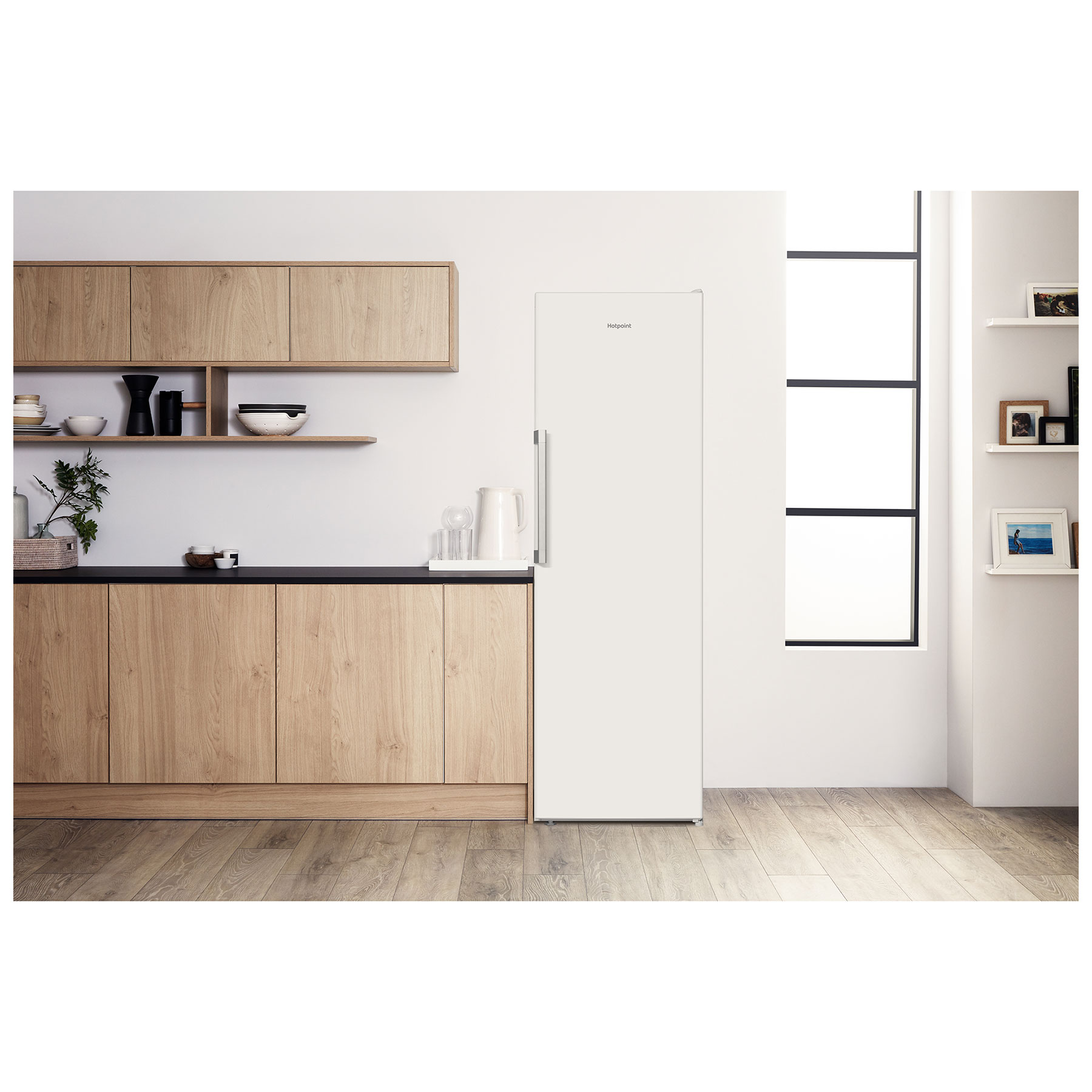 Hotpoint SH6A2QWR White 60cm Freestanding Tall Larder Fridge - image 4