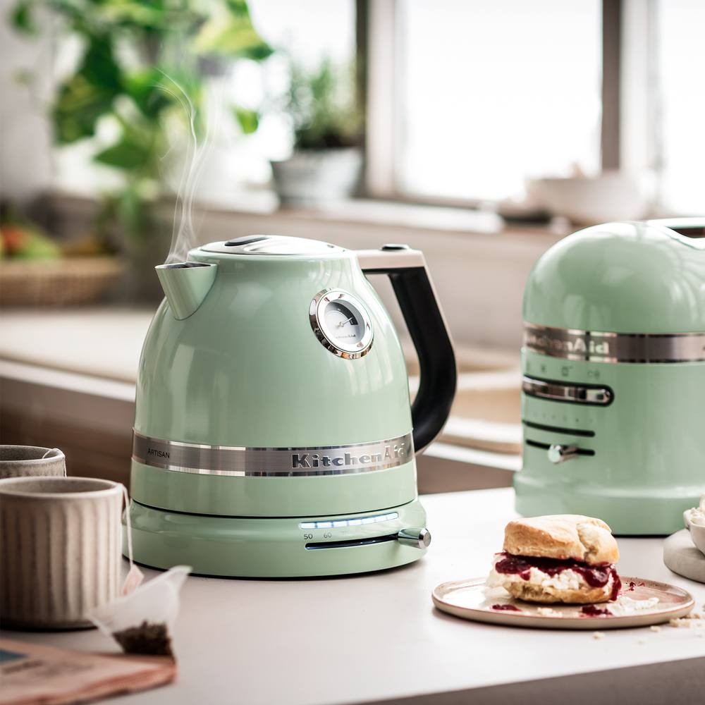 KitchenAid Artisan Pistachio 1.5L Kettle - image 2