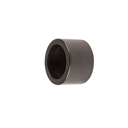 Black plastic concentric reducer with a diameter of 40mm on one end and 32mm on the other, featuring smooth edges and a cylindrical shape, designed for plumbing applications.