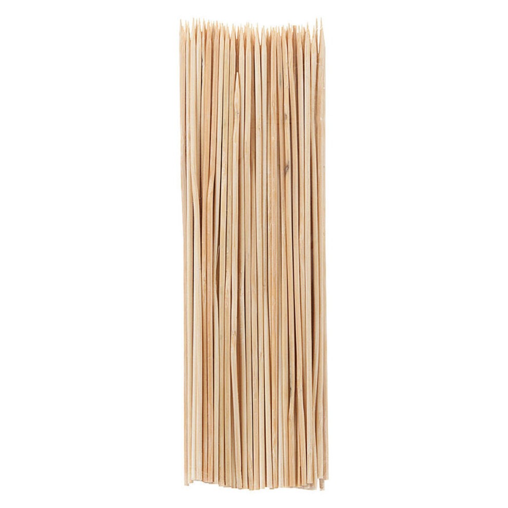 Bundle of 100 bamboo skewers, slender and light-colored, ideal for kebabs, BBQ, and fondue, showcasing a smooth finish and pointed tips for easy food piercing.