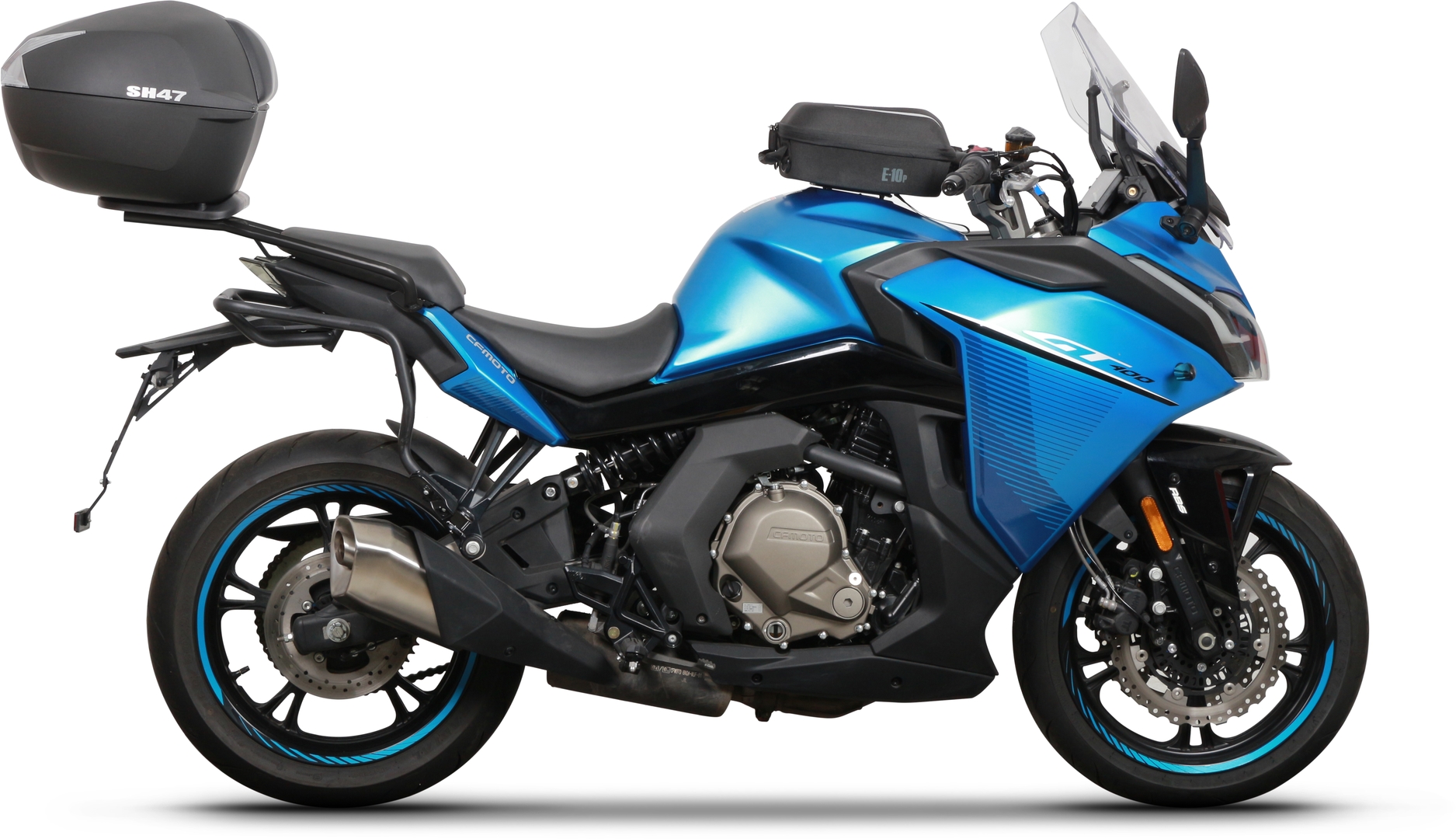 Shad Top Case Fitting Kit for CFMoto 400 GT (2019-2022) in black and silver, featuring durable materials and designed for secure attachment to the motorcycle's rear.