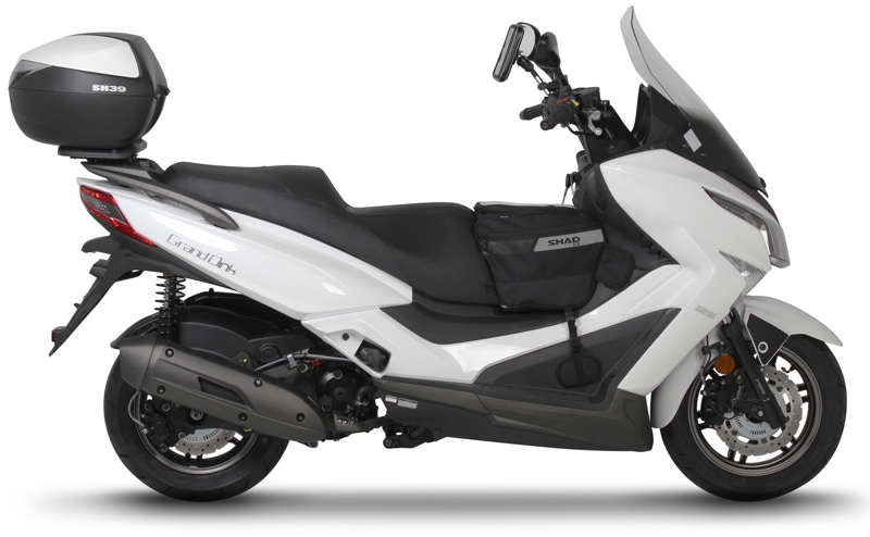 Black Top Master Topcase Fitting by Shad, designed for scooters, features a sleek, durable construction with a modern design, enhancing storage capabilities and style.