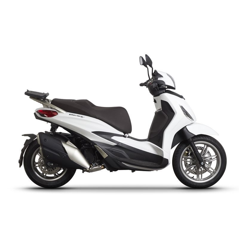 Shad Top Case Fitting Kit for Piaggio Beverly 400 (21-22) features a sleek black and silver design, made of durable materials, designed for easy attachment to the scooter's rear.