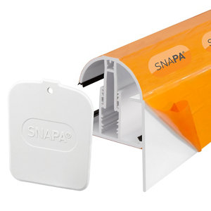 White Snapa Gable Bar with an orange label, featuring a cross-section view showing internal structure, accompanied by a white endcap, measuring 5 meters in length.