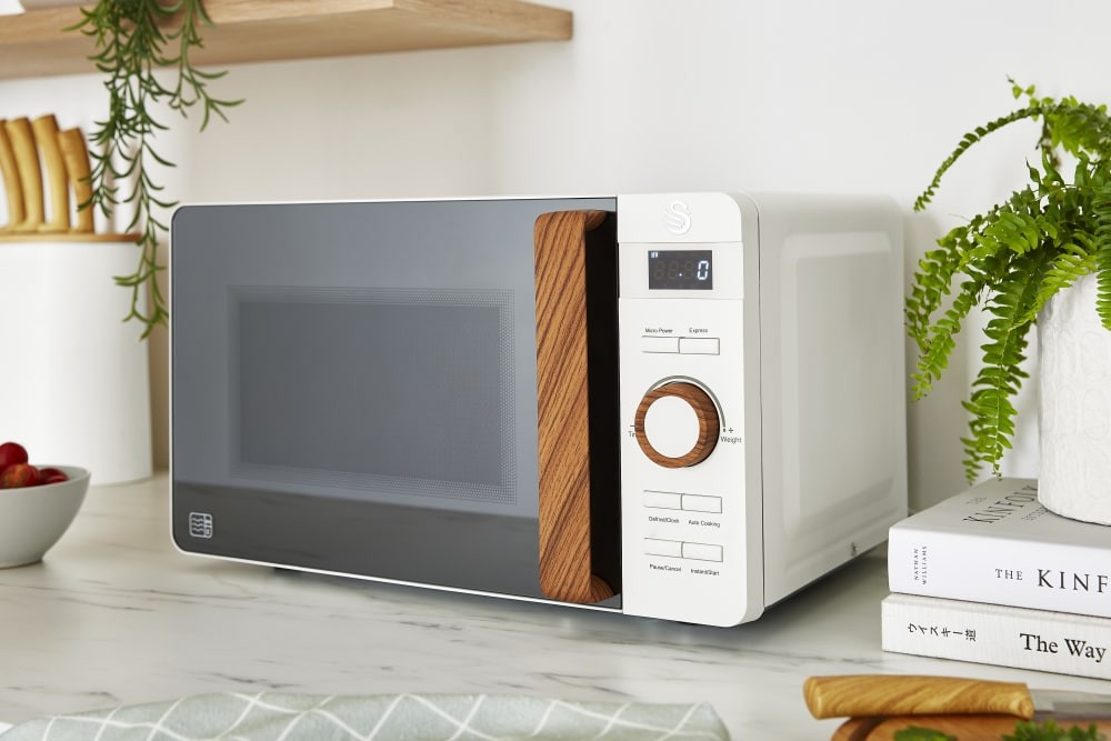 Swan Nordic EEJB147 4 Slice Toaster 1.7L Kettle and 20L Microwave Bundle White - image 5