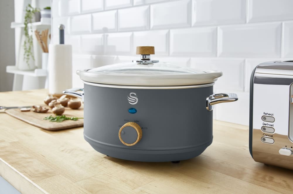 Swan Nordic EEJB205 4 Slice Toaster 1.7L Kettle and 3.5L Slow Cooker Bundle Grey - image 4