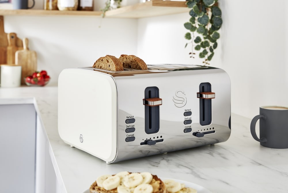 Swan Nordic EEJB206 White 1.7L Kettle with 4 Slice Toaster and 3.5L Slow Cooker Set - image 3