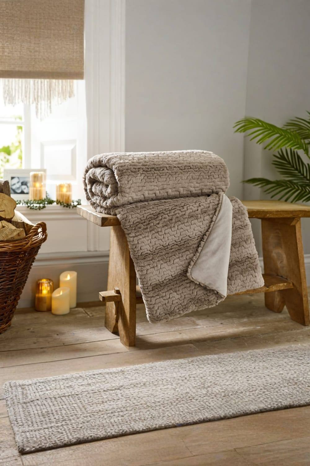 TLC Ashridge Faux Fur Fawn Throw 130 x 170cm - image 3