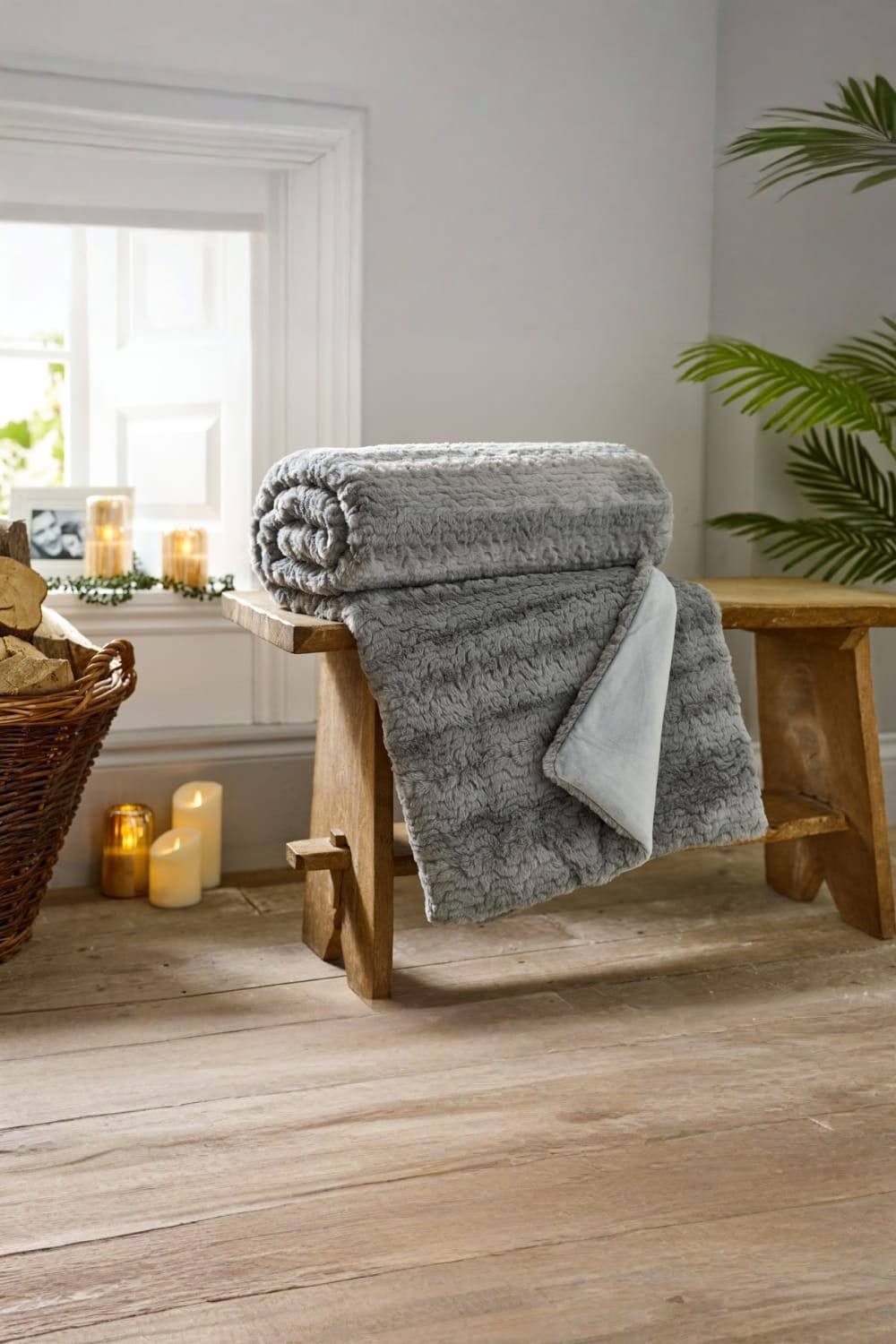 TLC Ashridge Faux Fur Grey Throw 130 x 170cm - image 4