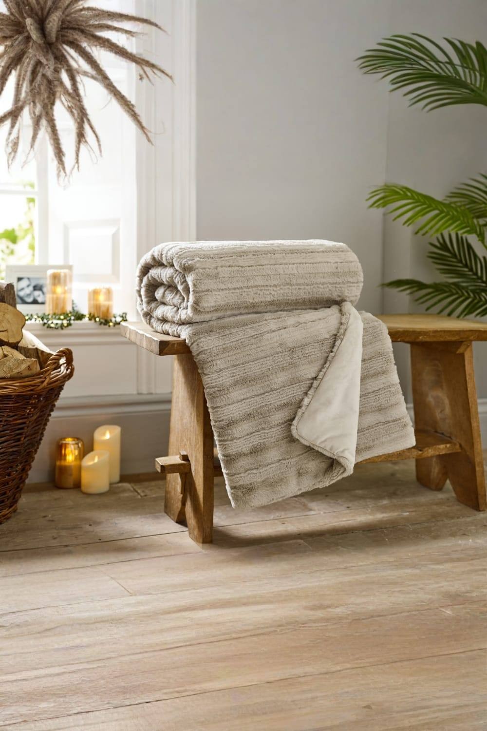 TLC Chatsworth Faux Fur Fawn Throw 130 x 170cm - image 3