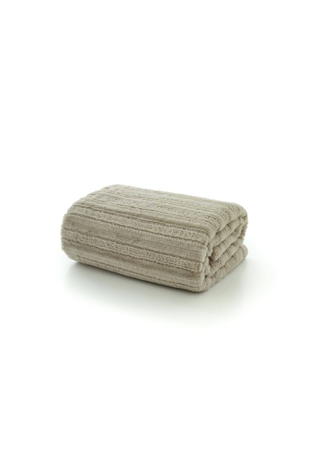 TLC Chatsworth Faux Fur Fawn Throw 130 x 170cm - image 4