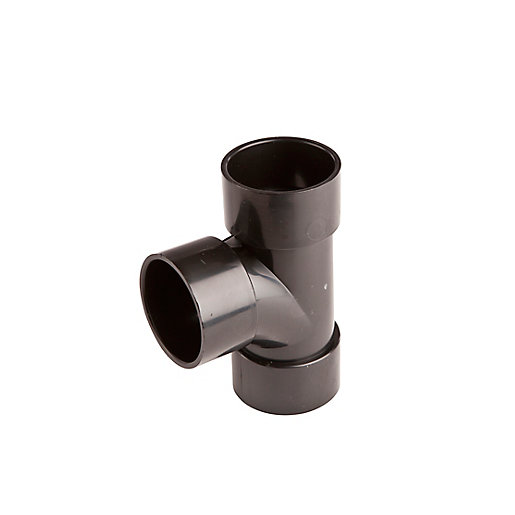 Black plastic tee fitting with a diameter of 40mm, featuring three openings at 87.5 degrees for plumbing connections, designed for durability and ease of installation.