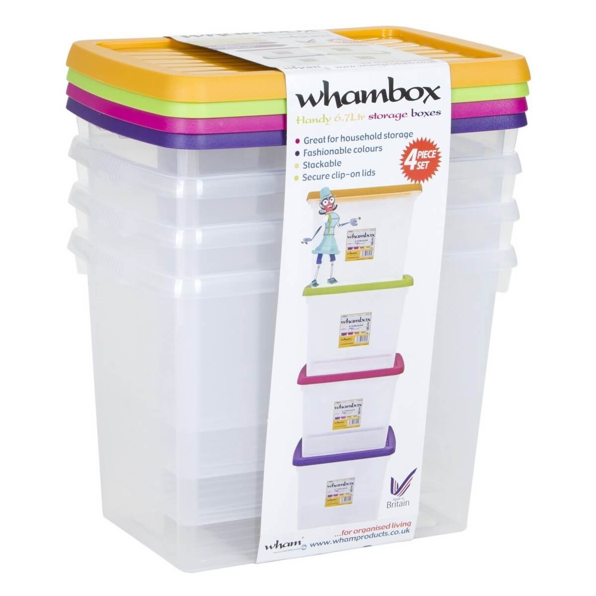 Clear plastic storage boxes with assorted color clip-on lids (yellow, purple, green) stacked together, featuring a label highlighting their 6.7L capacity and secure design.
