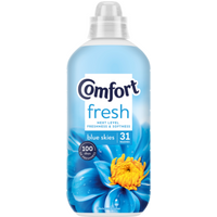 Comfort Fabric Conditioner Blue Skies 930ml bottle, blue label with flower image, 31 washes, transparent cap.