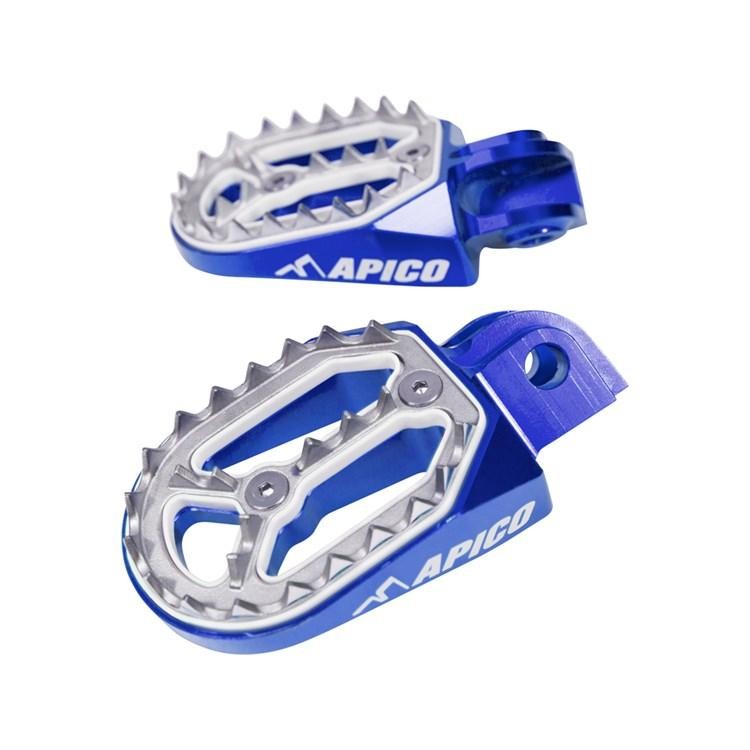 Blue aluminum foot pegs with a serrated design and the "APICO" logo, designed for KTM models SX65 (2011-2023), SX250 (2000-2016), and EXC-F (1998-2016).