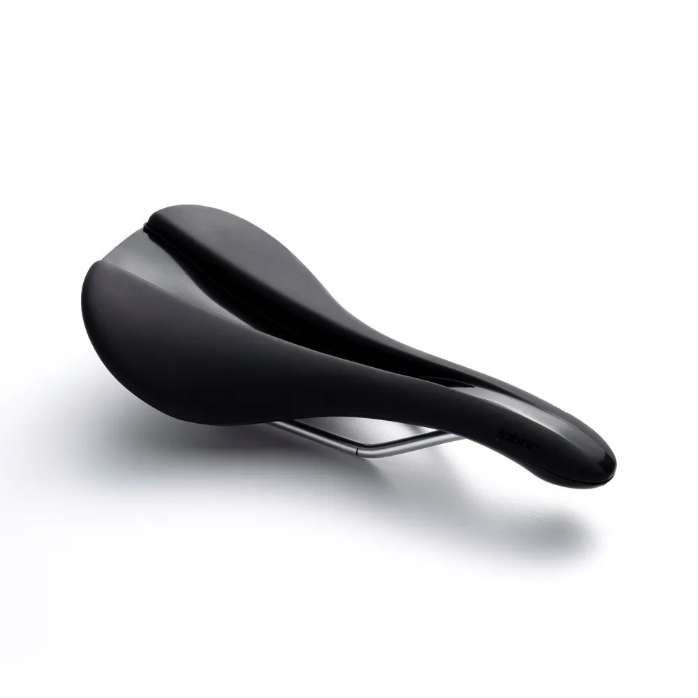 Black Fabric Line Elite Saddle - Shallow with a sleek, aerodynamic design and a polished finish, featuring a lightweight metal rail for easy installation.