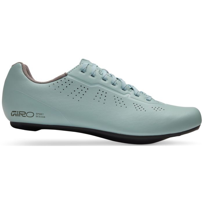 Sky blue Giro Stylus II cycling shoes in size 44, featuring a sleek design, perforated upper for breathability, and a lightweight sole for optimal performance.
