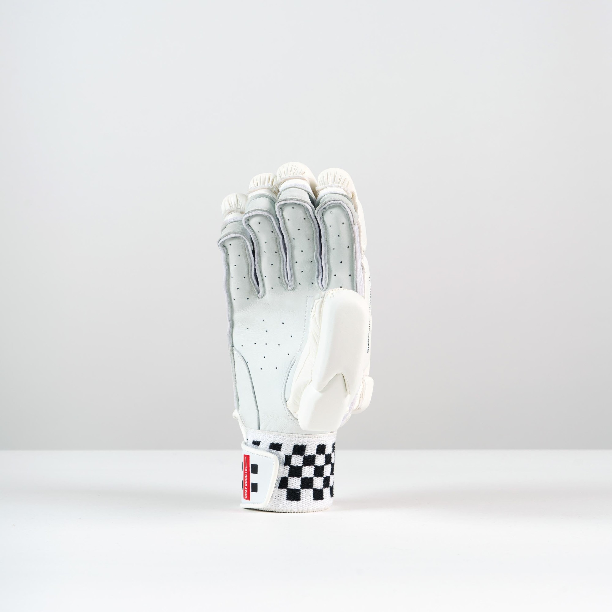 Gray-Nicolls Classic Players Batting Gloves - Size: RH - Small - White - image 3