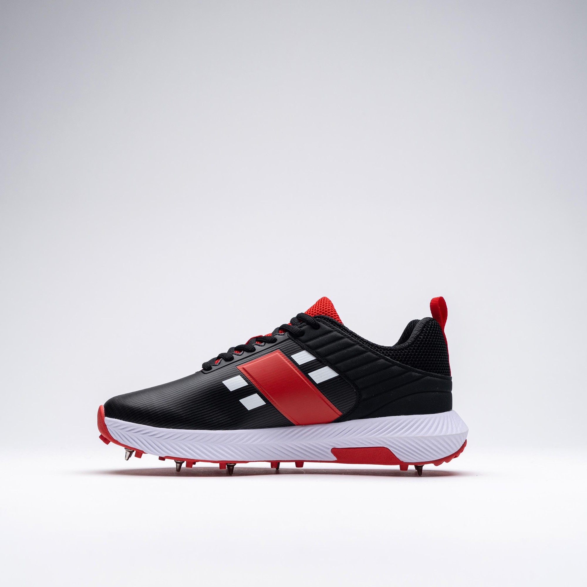 Gray-Nicolls Players 3.0 Black Adult Spike Shoes - Size: 9.5 - White - image 2