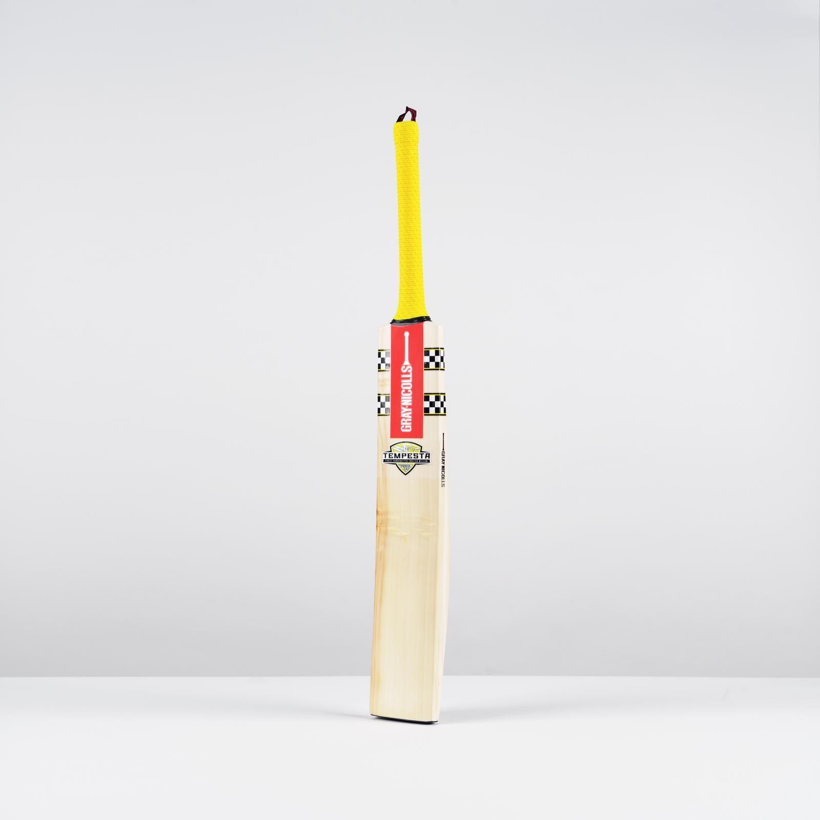 Gray-Nicolls Tempesta 1.4 300 Adult Cricket Bat - Size: Short Handle - image 4